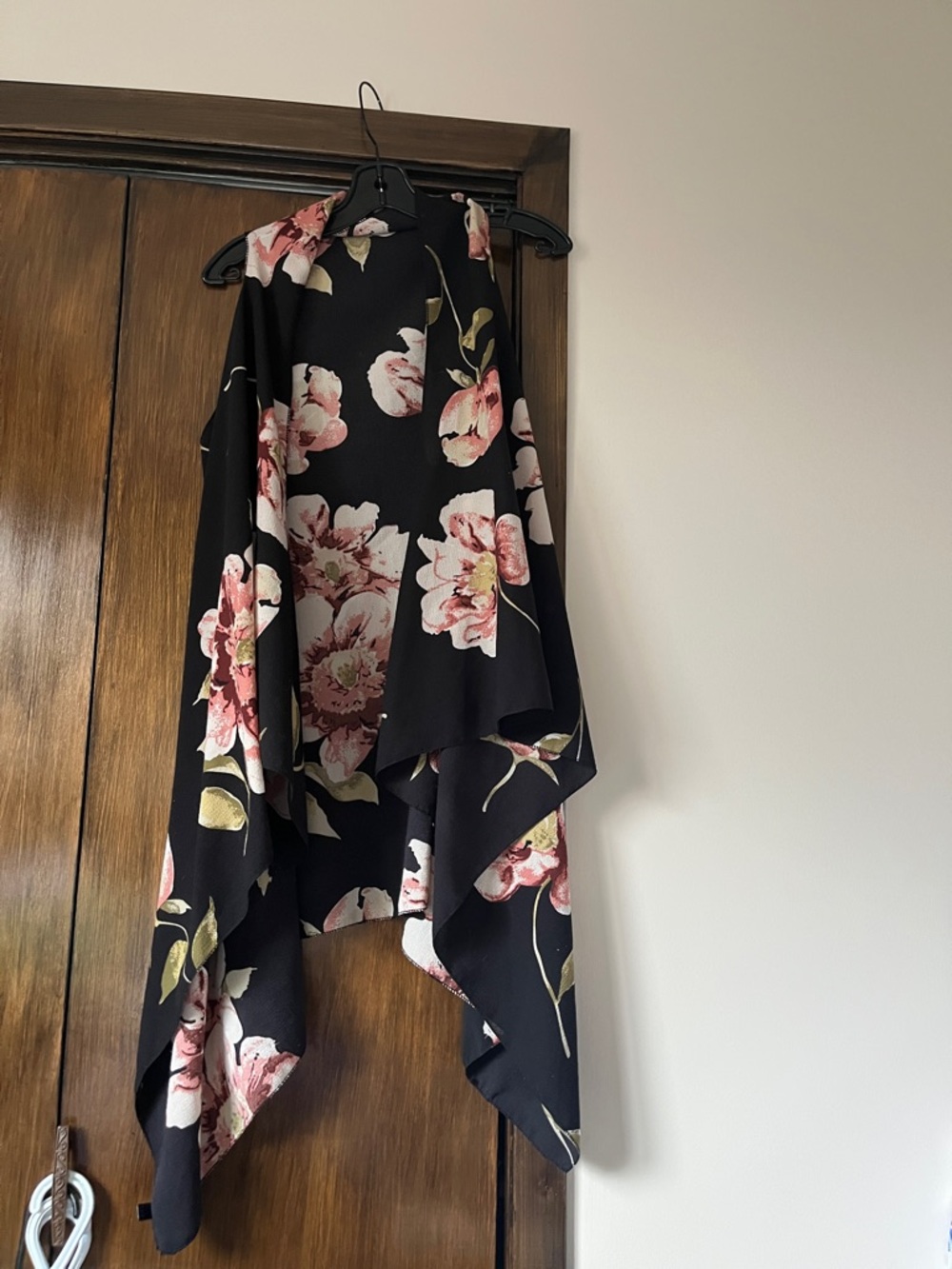 Black Floral Sleeveless Open Tunic